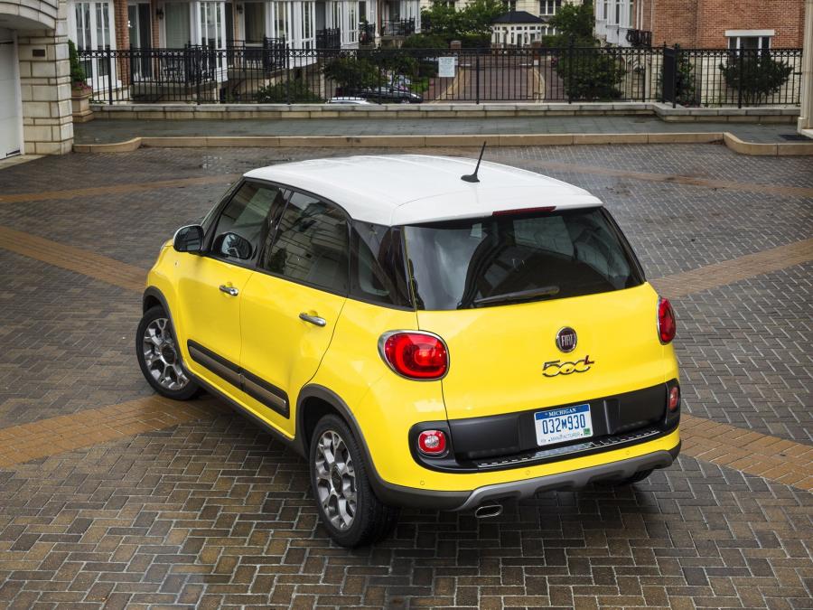  Fiat 500L Trekking 2013 года  (US) (фото 34 из 44)